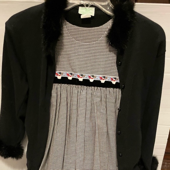 🌟HP🌟Julius Berger Girls Faux Fur Collar and Trim sleeves/ L/S sweater Size 7-8 - Picture 14 of 15